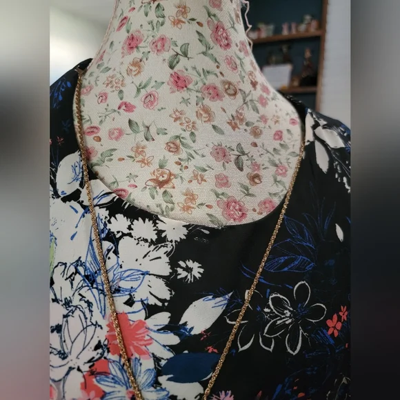 Lily Rose Black and White Floral Dress. Size Medium - Picture 3 of 7